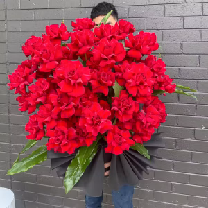 50 Red Roses Romantic Hatbox